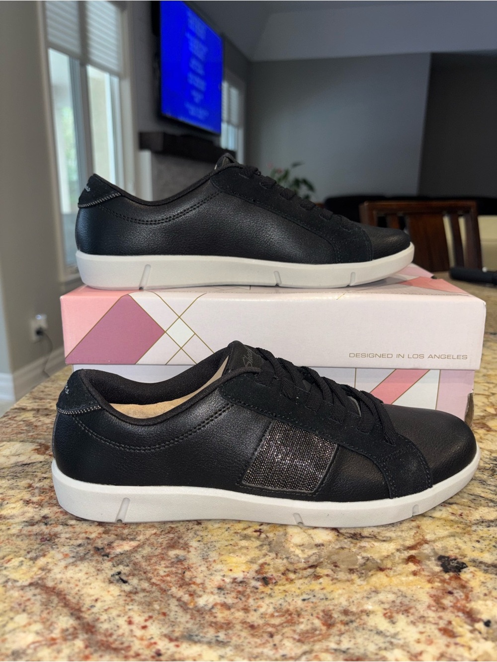 Skechers size 8.5 NIB